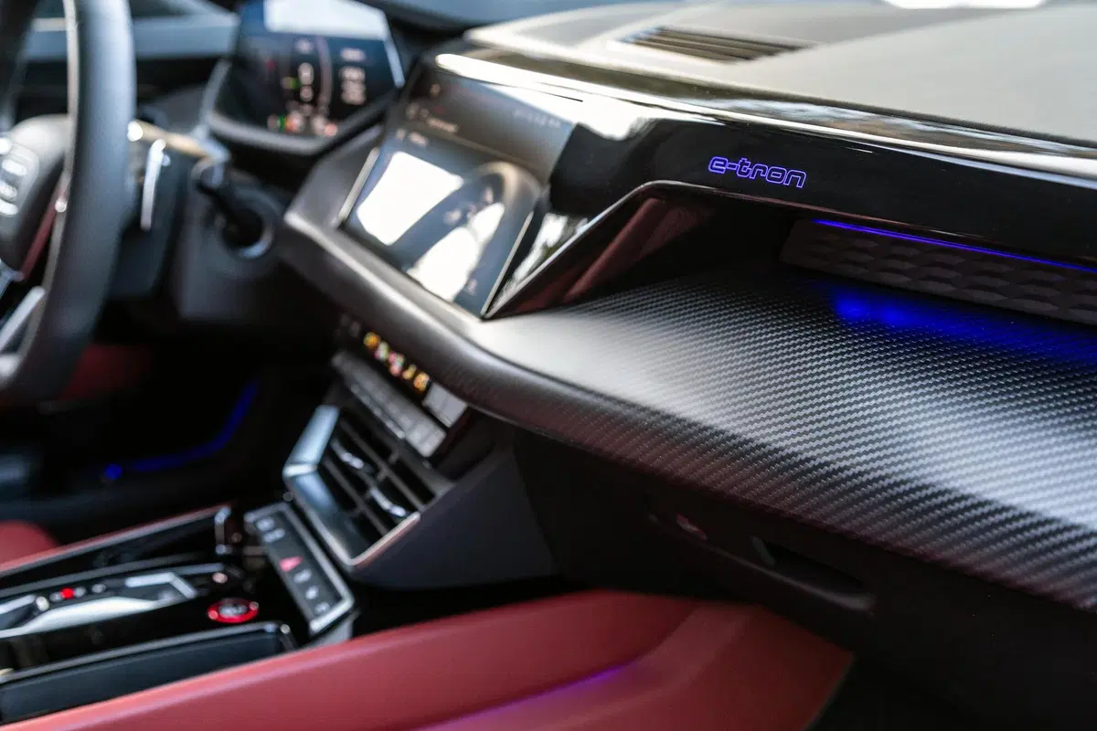 Audi e-tron GT | Va FORTISSIMO e si guida bene. Autonomia? 487 km... (18)
