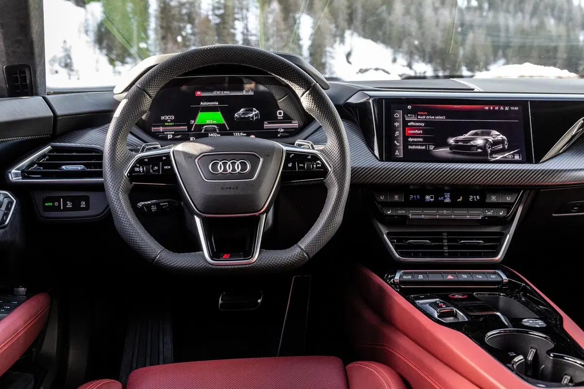 Audi e-tron GT | Va FORTISSIMO e si guida bene. Autonomia? 487 km... (20)
