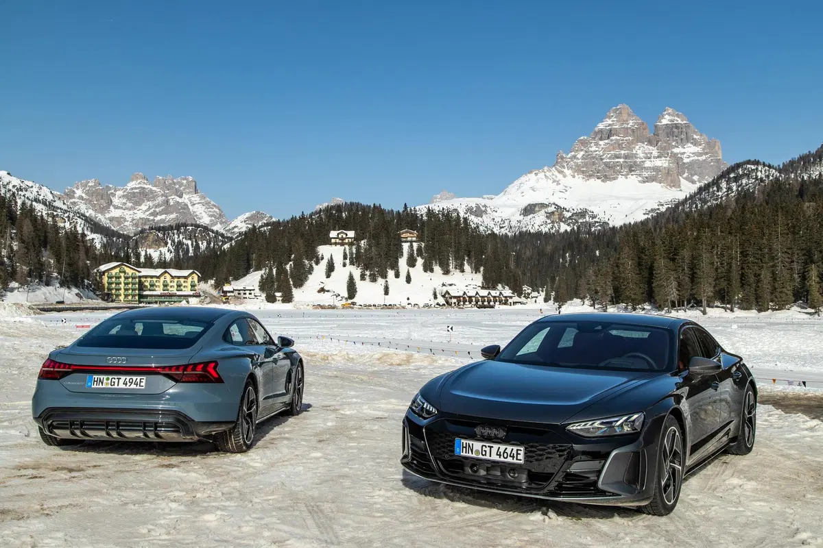 Audi e-tron GT | Va FORTISSIMO e si guida bene. Autonomia? 487 km... (15)