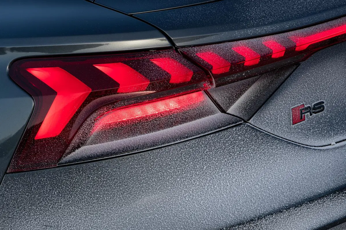 Audi e-tron GT | Va FORTISSIMO e si guida bene. Autonomia? 487 km... (16)