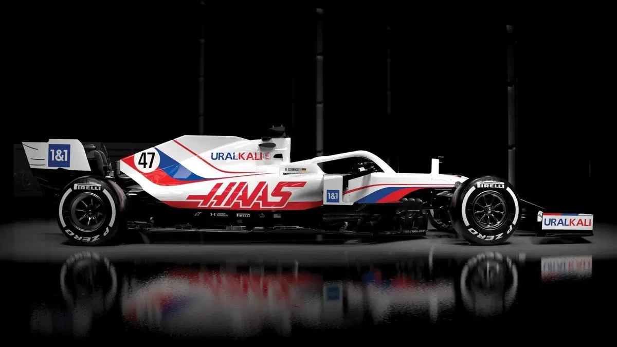 Formula 1: Haas, la livrea per la stagione 2021 è nel segno di Mazepin (3)