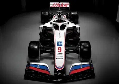 Formula 1: Haas, la livrea per la stagione 2021 è nel segno di Mazepin