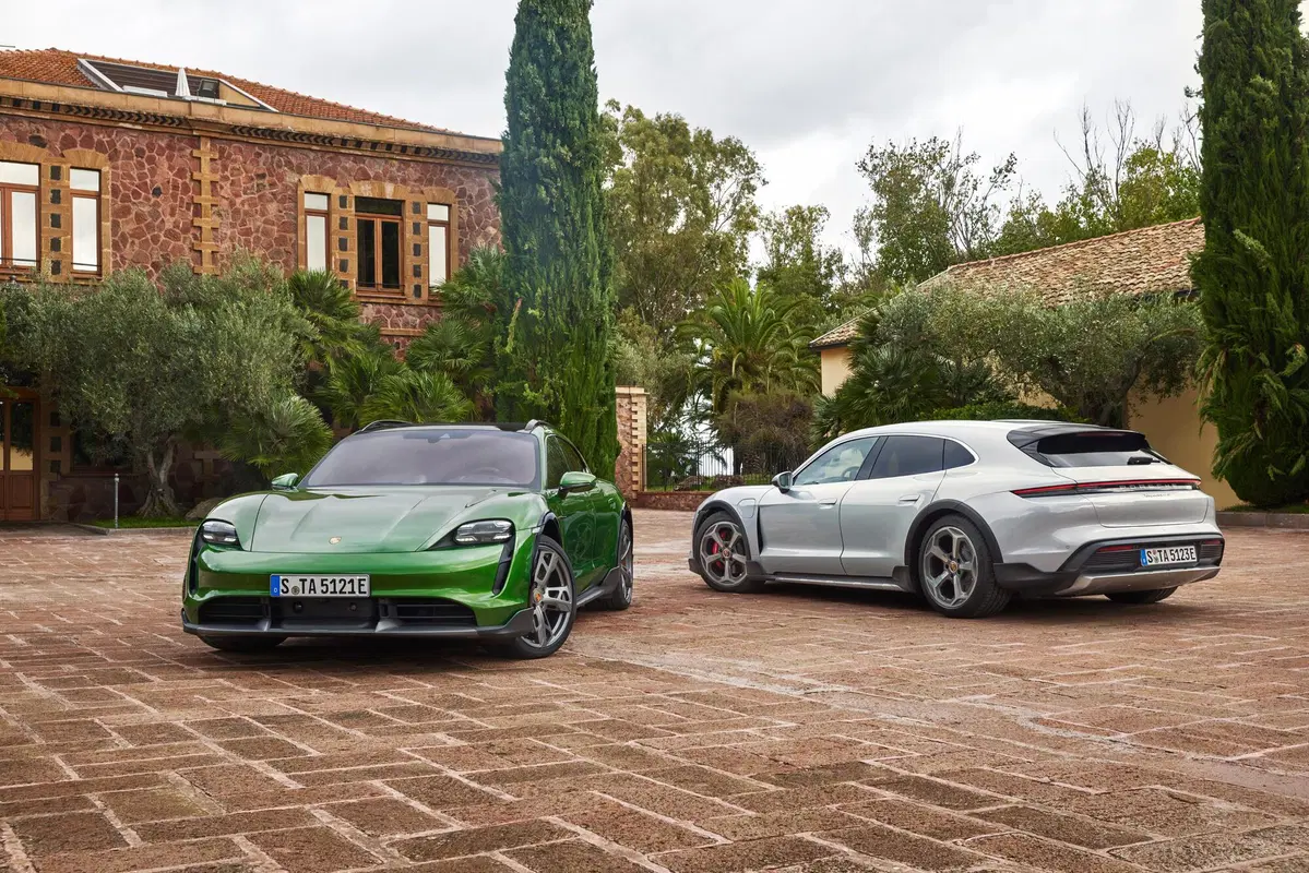 Porsche Taycan Cross Turismo: un po' wagon, un po' crossover (9)