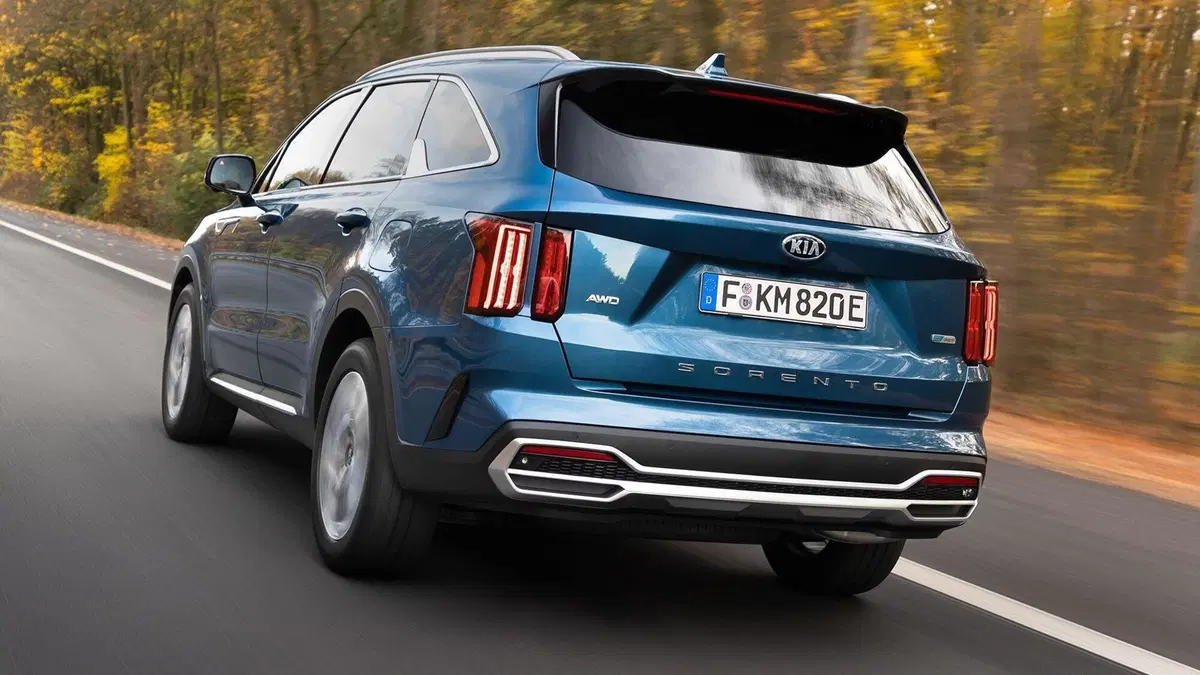 Kia sempre più appetibile tra i grandi SUV: il Sorento ora è Plug-in [PHEV] (2)