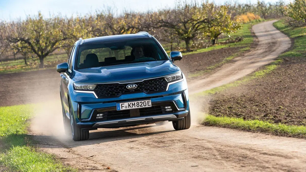 Kia sempre più appetibile tra i grandi SUV: il Sorento ora è Plug-in [PHEV] (5)