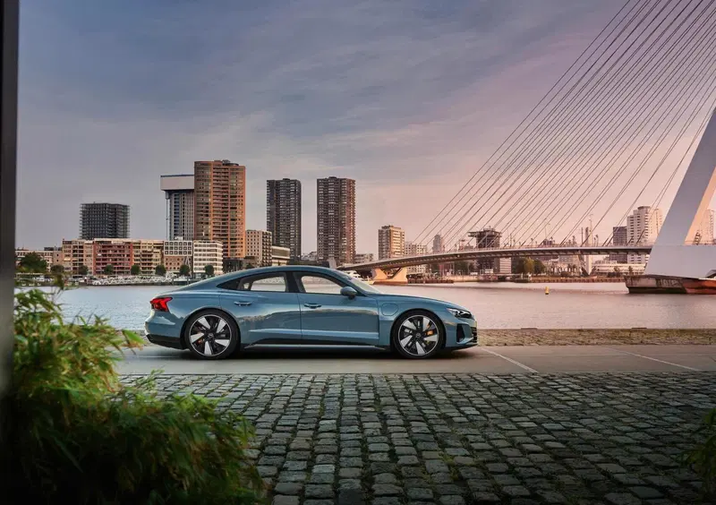 Audi e-Tron GT (2021-->>) (2)