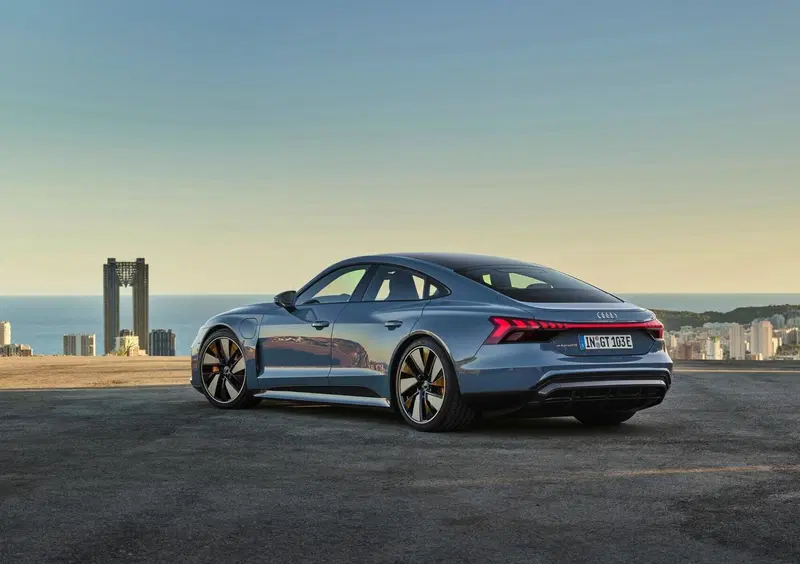 Audi e-Tron GT (2021-->>) (4)