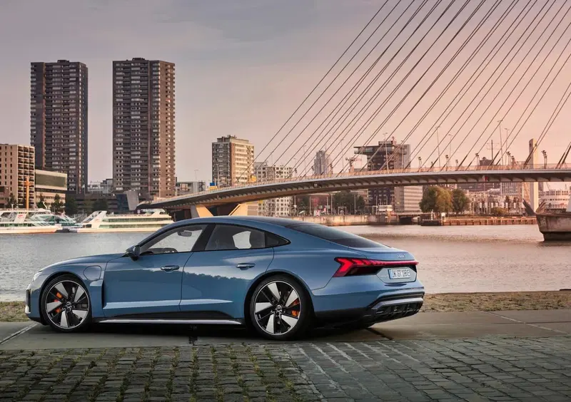 Audi e-Tron GT (2021-->>) (8)