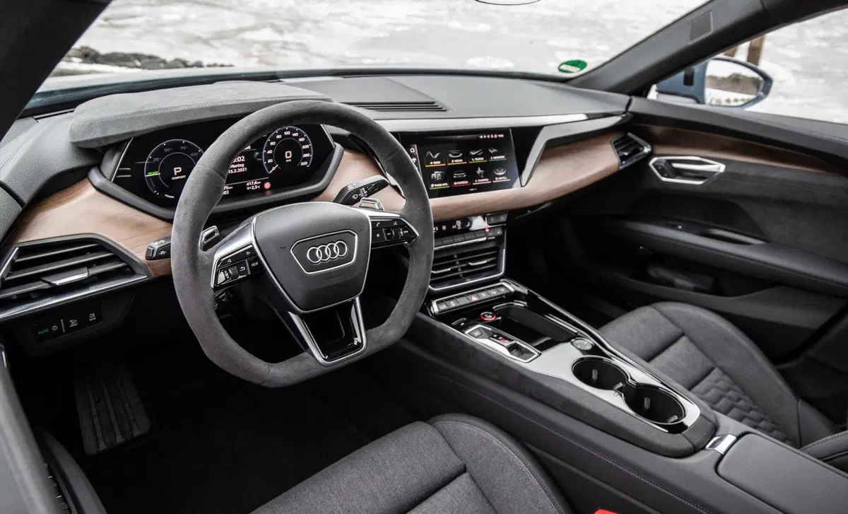 Audi e-Tron GT (11)