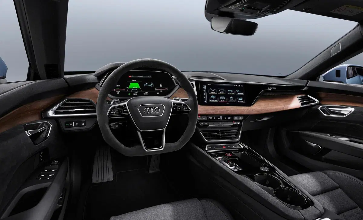 Audi e-Tron GT (20)