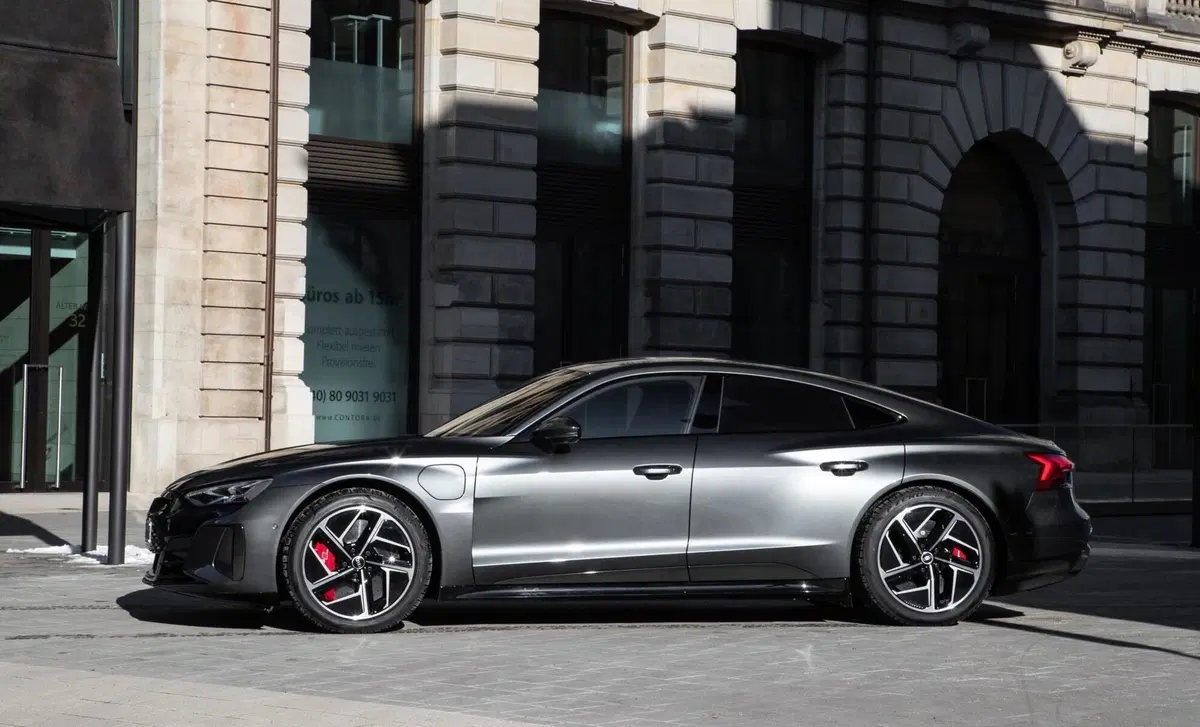 Audi e-Tron GT (21)