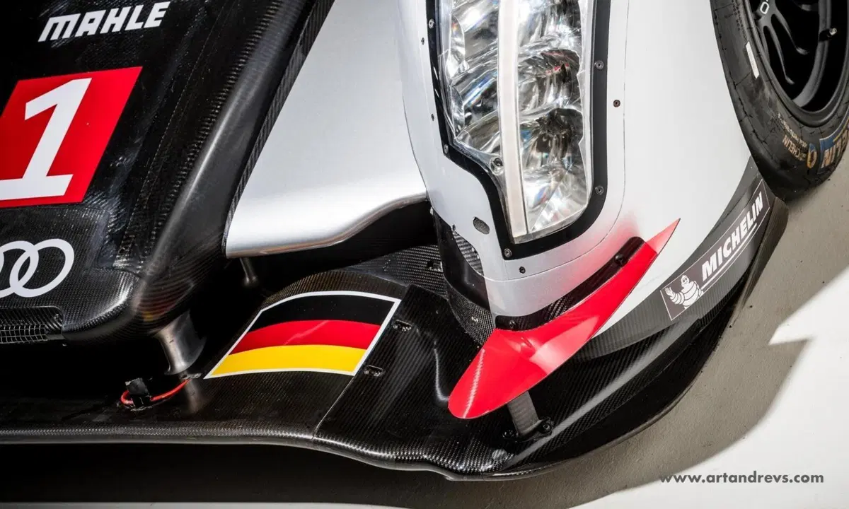 Audi R18 TDI, in vendita un esemplare del prototipo diesel trionfatore a Le Mans nel 2011 (10)