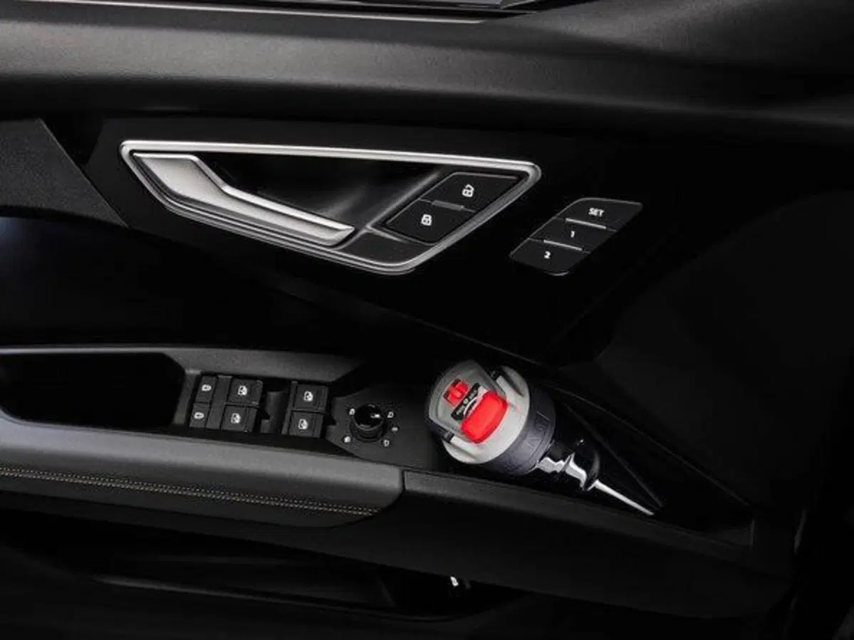 Audi Q4 e-tron: il nuovo SUV elettrico è top in sicurezza grazie alla Realtà Aumentata con 'drone' (3)