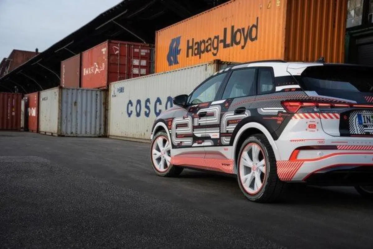Audi Q4 e-tron: il nuovo SUV elettrico è top in sicurezza grazie alla Realtà Aumentata con 'drone' (5)
