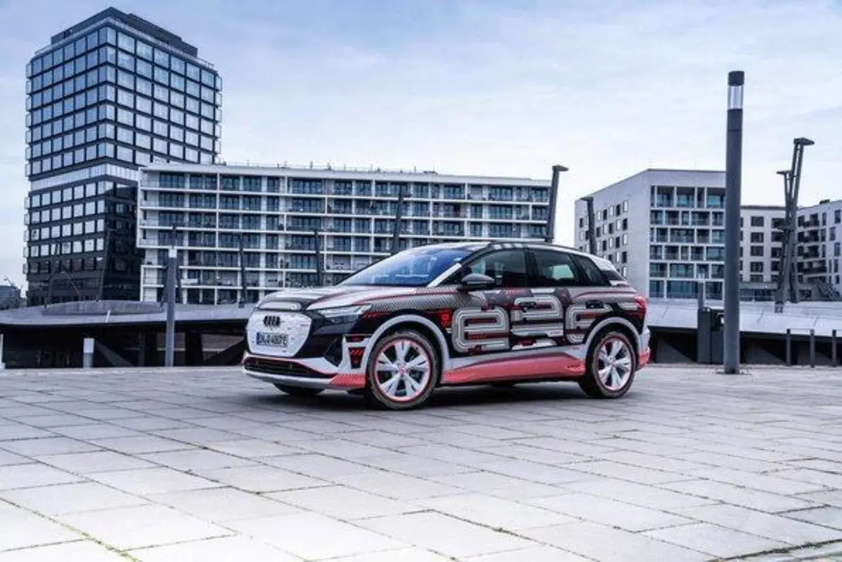Audi Q4 e-tron: il nuovo SUV elettrico &egrave; top in sicurezza grazie alla Realt&agrave; Aumentata con "drone"