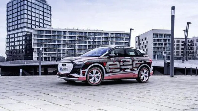 Audi Q4 e-tron: il nuovo SUV elettrico &egrave; top in sicurezza grazie alla Realt&agrave; Aumentata con "drone"