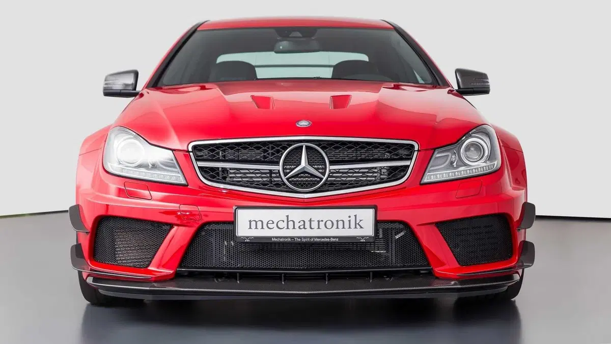 Mercedes ClasseC AMG Black Series in vendita: il V8 ha solo 120 km (4)