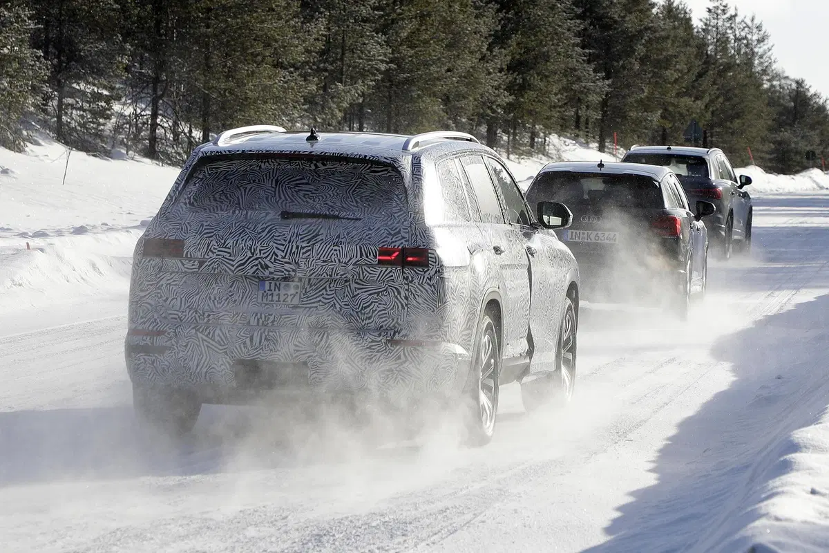 Audi Q9, la gigantessa. Le foto spia del maxi-SUV (12)