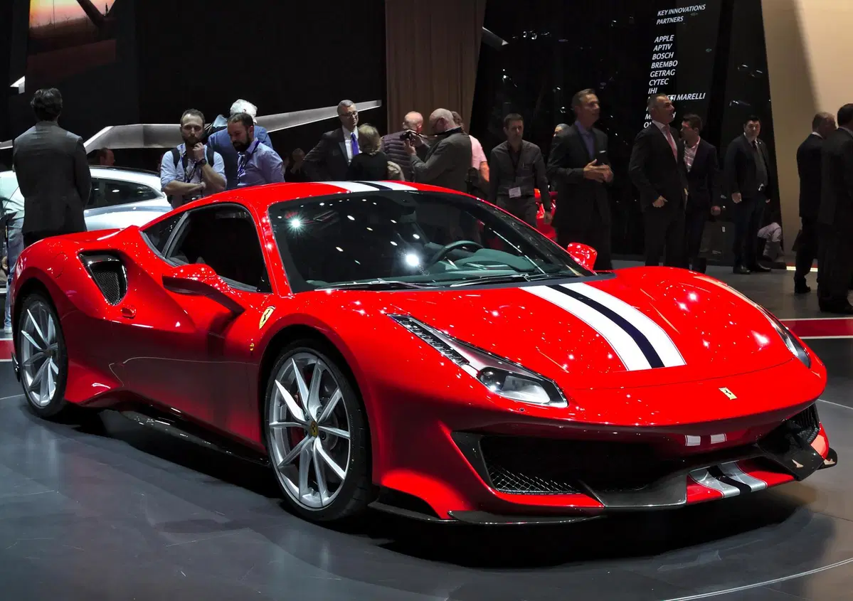 Usato: le Ferrari 488 costano MENO delle 458? Ai clienti piace il V8 aspirato