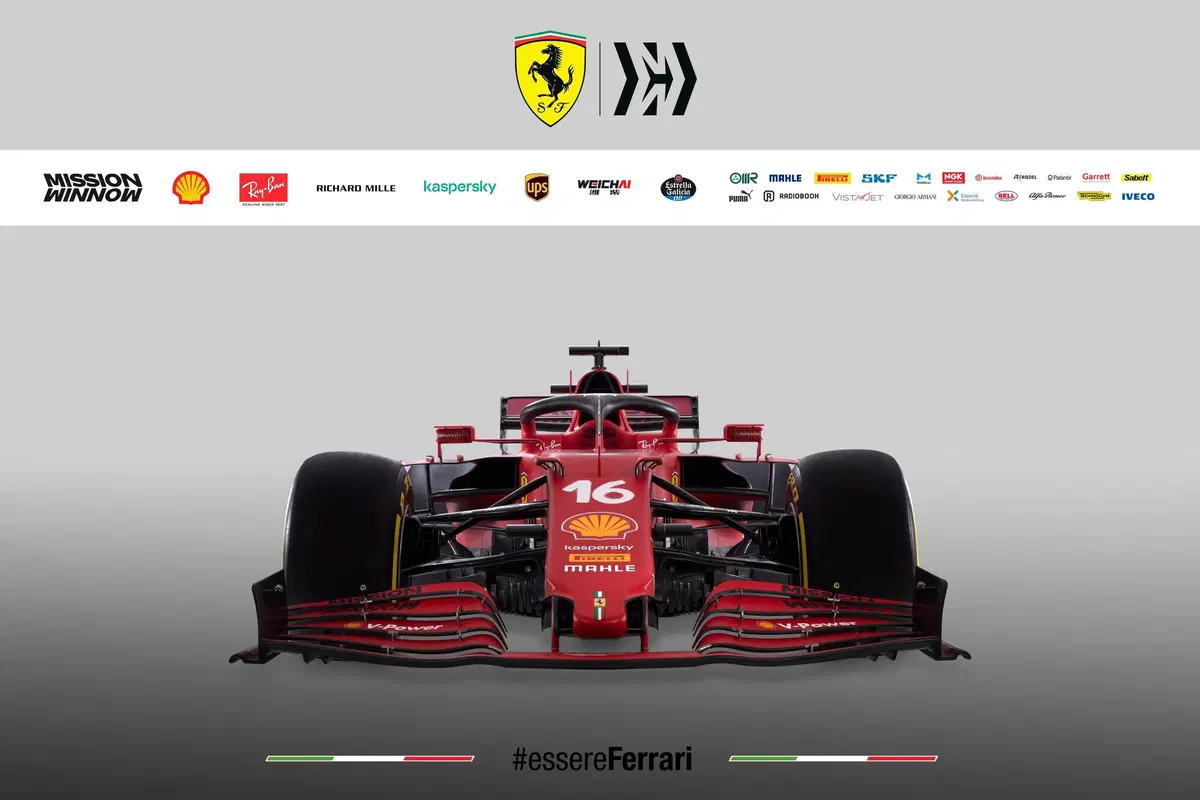 Formula 1: Ferrari, tolti i veli alla SF21