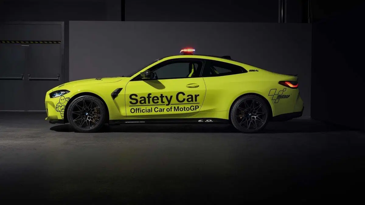 Safety Car: BMW e le tre cattivissime M della MotoGP (5)