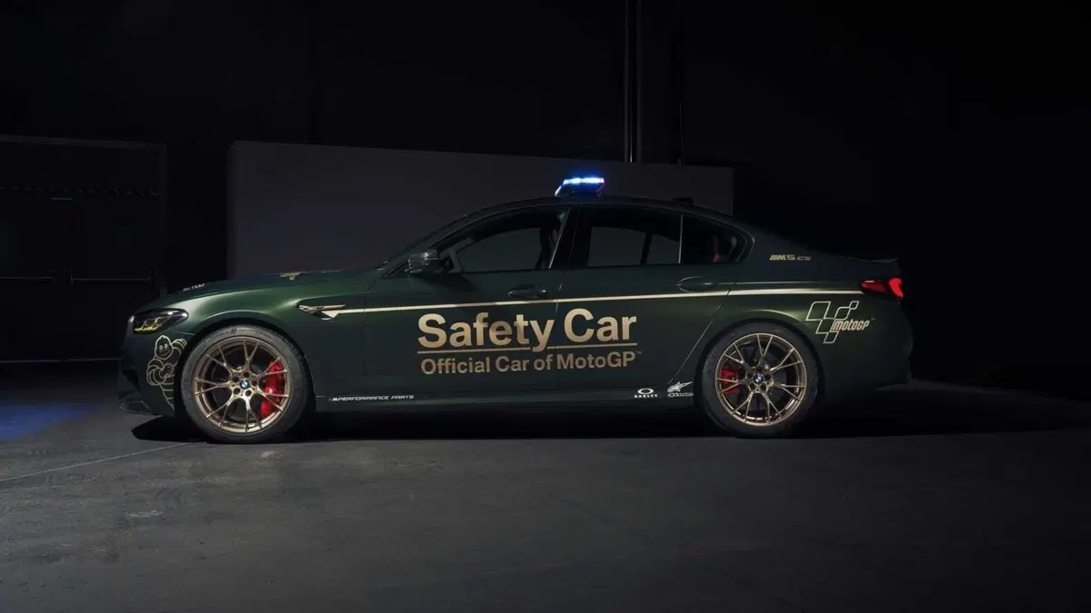 Safety Car: BMW e le tre cattivissime M della MotoGP (10)