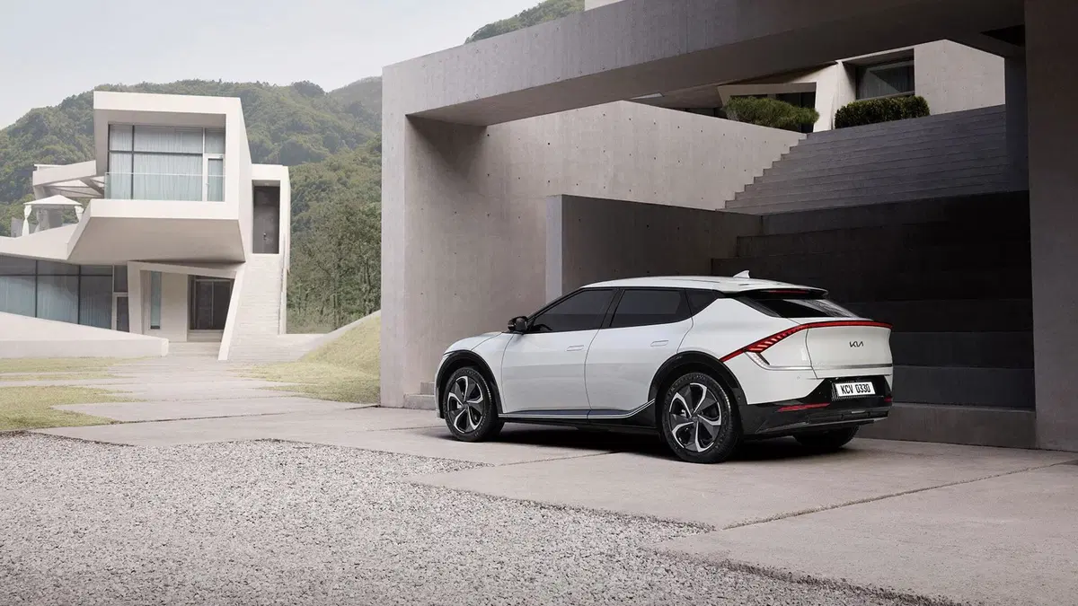 Kia EV6, nuova filosofia di stile per l'elettrica (2)