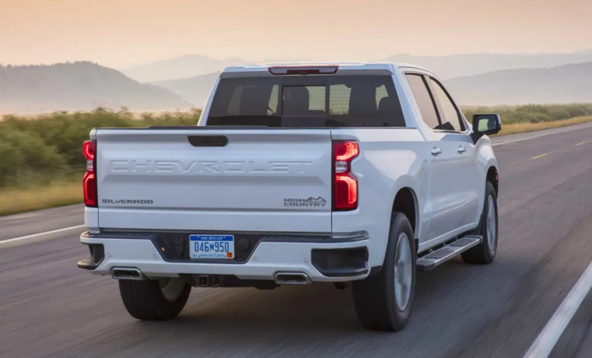 Chevrolet Silverado crew cab 6.2 V8 bifuel High Country 420cv auto (4)