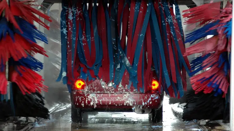 Si pu&ograve; andare all'autolavaggio in zona rossa?