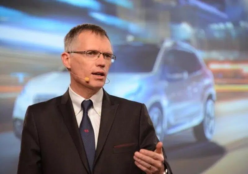 Stellantis, il Ceo Tavares: "Puntiamo tutto sulle auto elettriche"