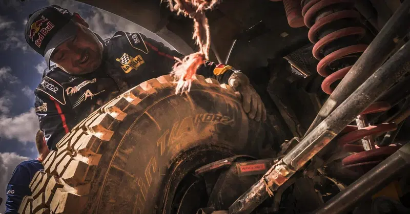 Prodrive dice stop a Daniel Elena. Loeb glielo comunica al telefono