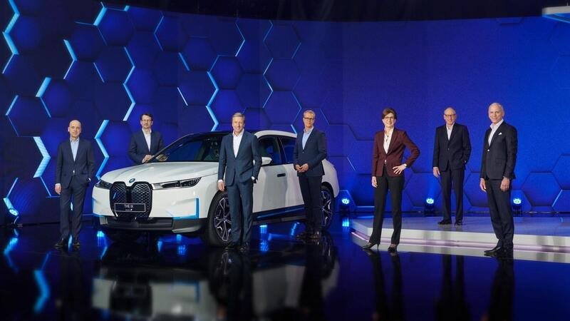 BMW prevede successi con ripresa 2021 e auto elettriche a go-go [la Borsa gli da ragione, oggi]