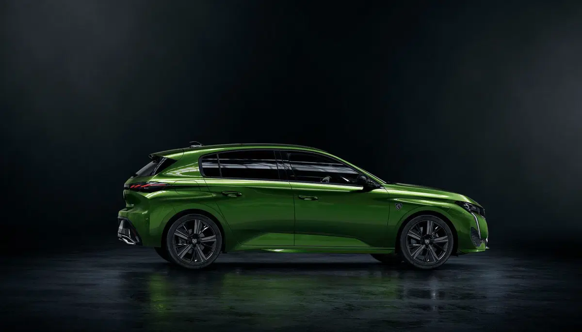 Arriva la nuova Peugeot 308 elettrica: su listino prezzi l'anno prossimo [39K?] (6)