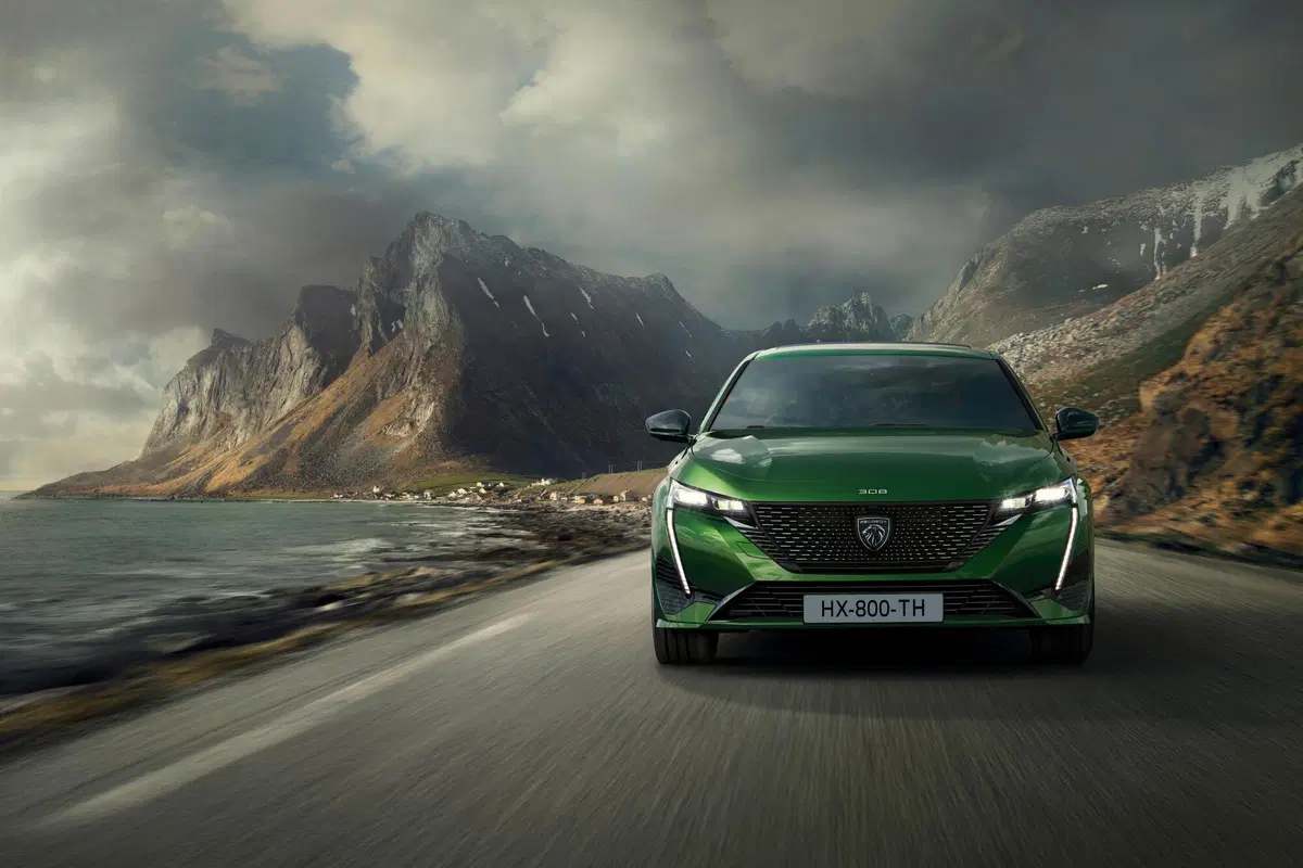Arriva la nuova Peugeot 308 elettrica: su listino prezzi l'anno prossimo [39K?] (8)