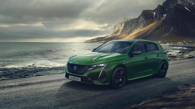Arriva la nuova Peugeot 308 elettrica: su listino prezzi l'anno prossimo [39K?]