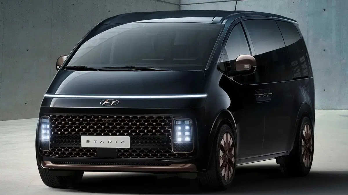 Hyundai Staria, monovolume fino a 11 posti (2)