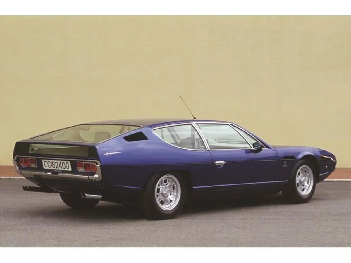 Lamborghini a tutto gas: elettrificazione ma con i cilindri ancora in funzione [no BEV sì V12 forse GT] (3)