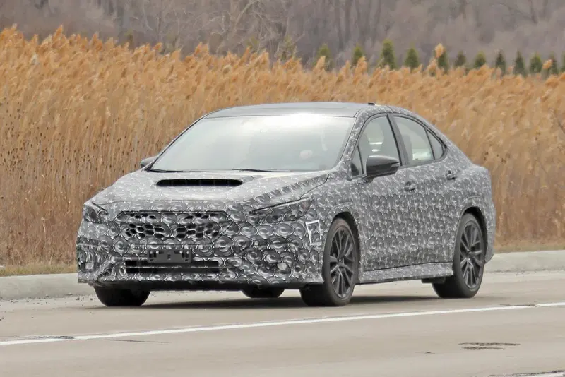 Subaru WRX, le foto spia