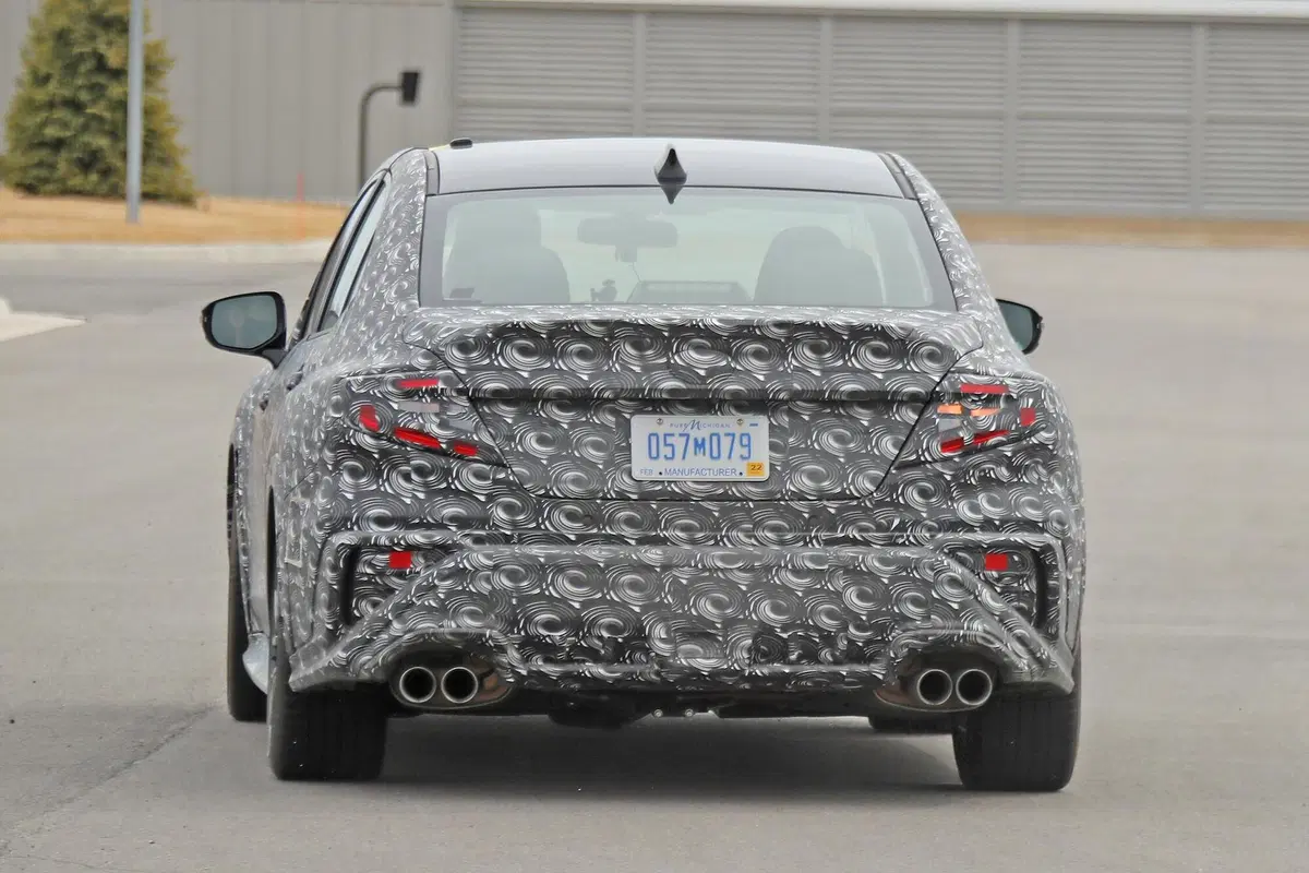 Subaru WRX, le foto spia (13)