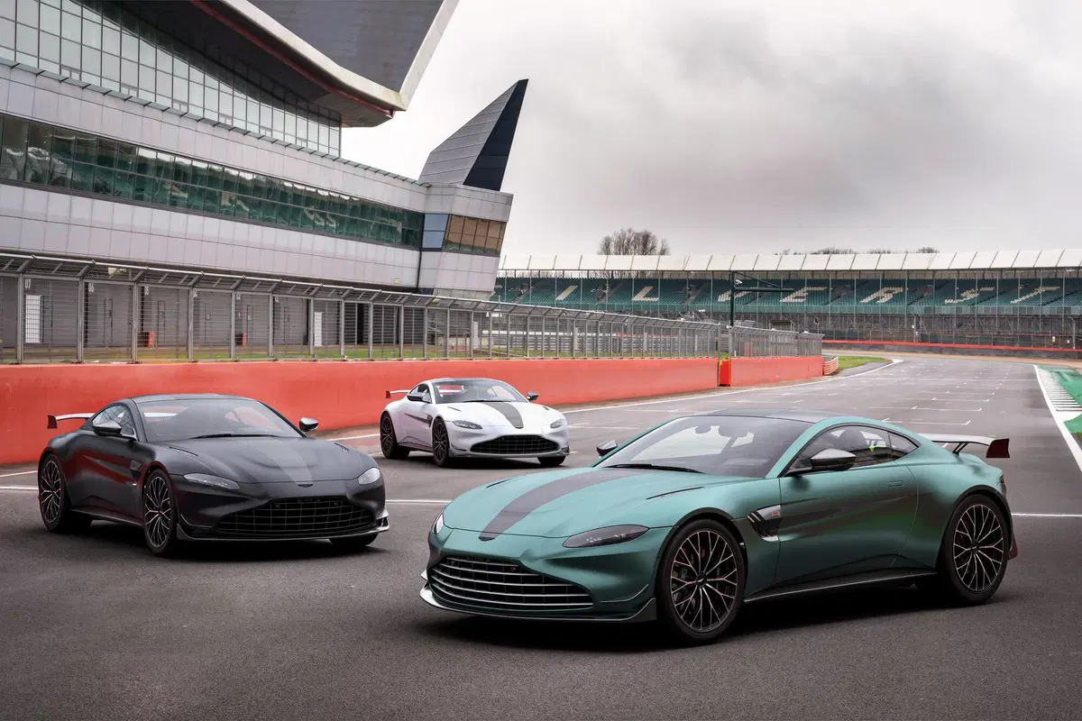 Aston Martin Vantage F1 Edition, ispirazione Safety Car  (11)