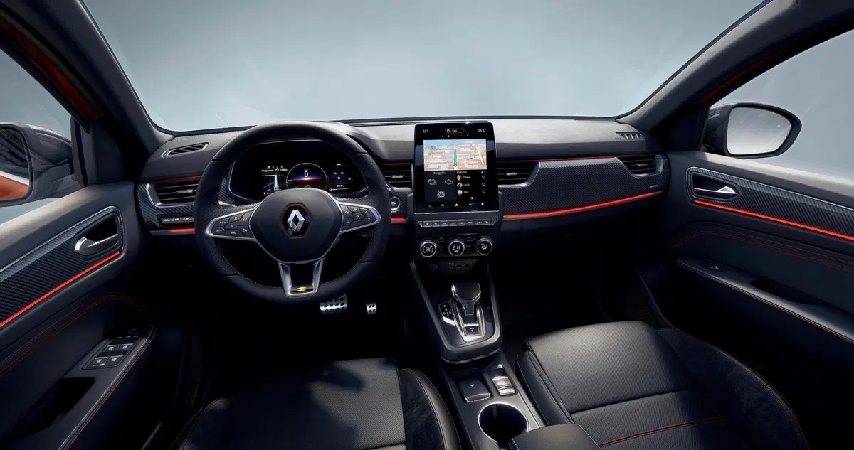 Via agli ordini del nuovo SUV coupé ibrido Renault: listino prezzi Arkana da 30K [HEV o MHEV] (4)