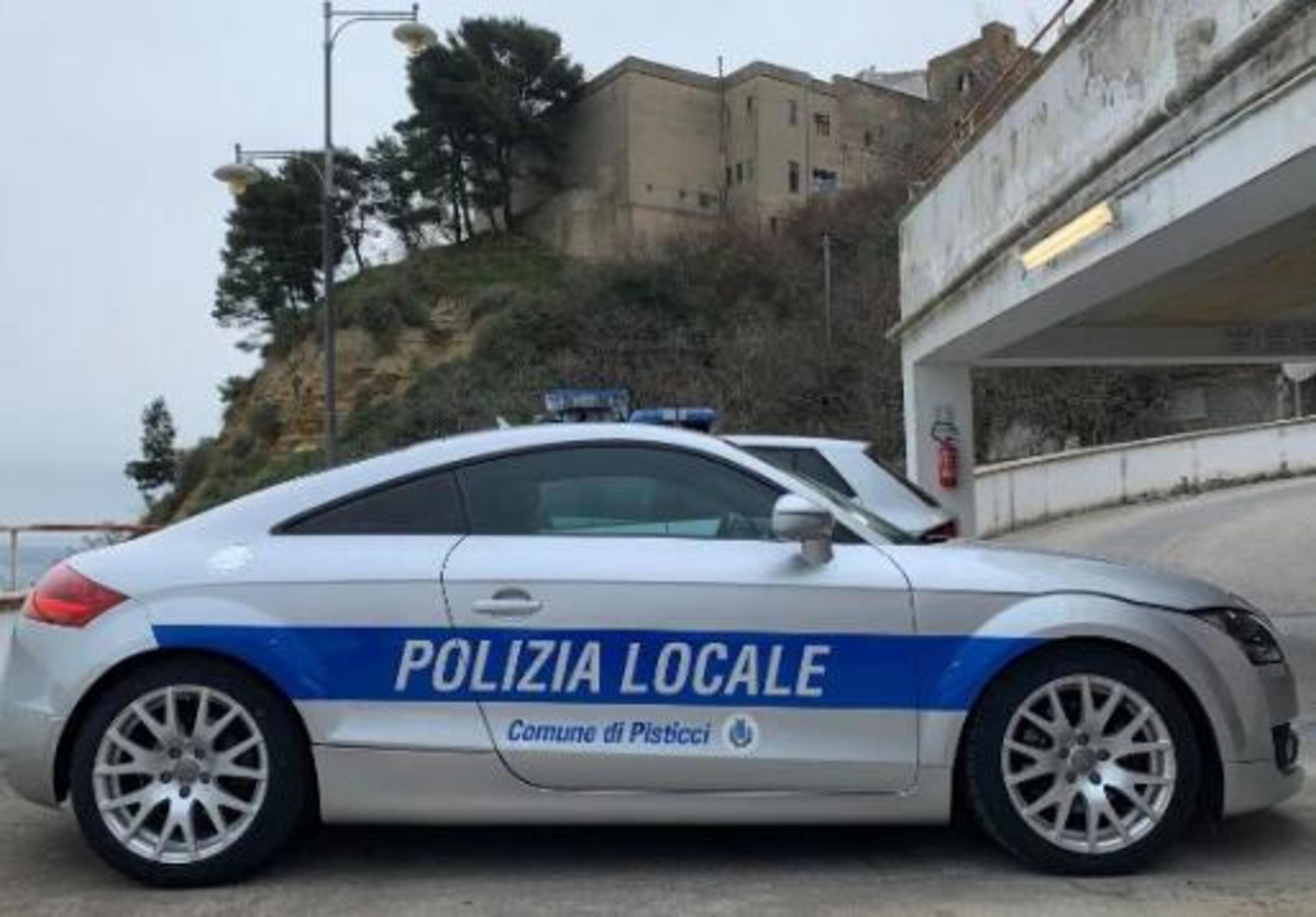 Un&#039;Audi TT per la Polizia Locale di Matera dopo la Ferrari 458 affidata a quella di Milano