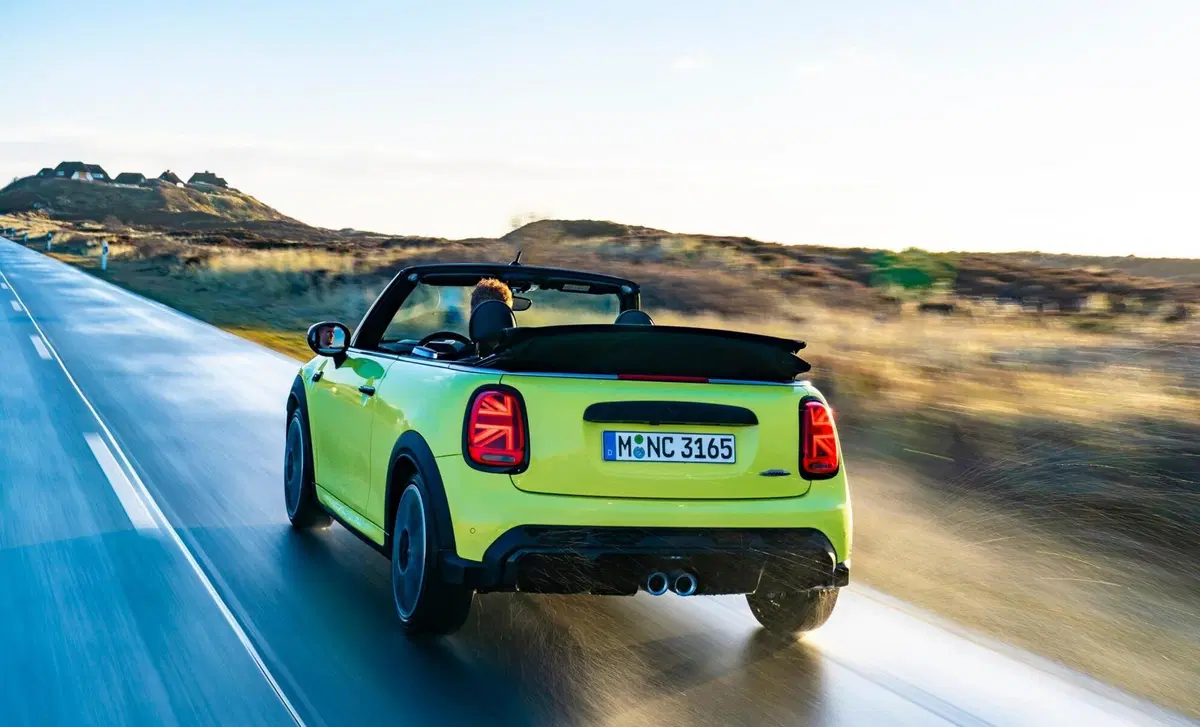 MINI Mini Cabrio 2.0 JCW JCW auto (8)