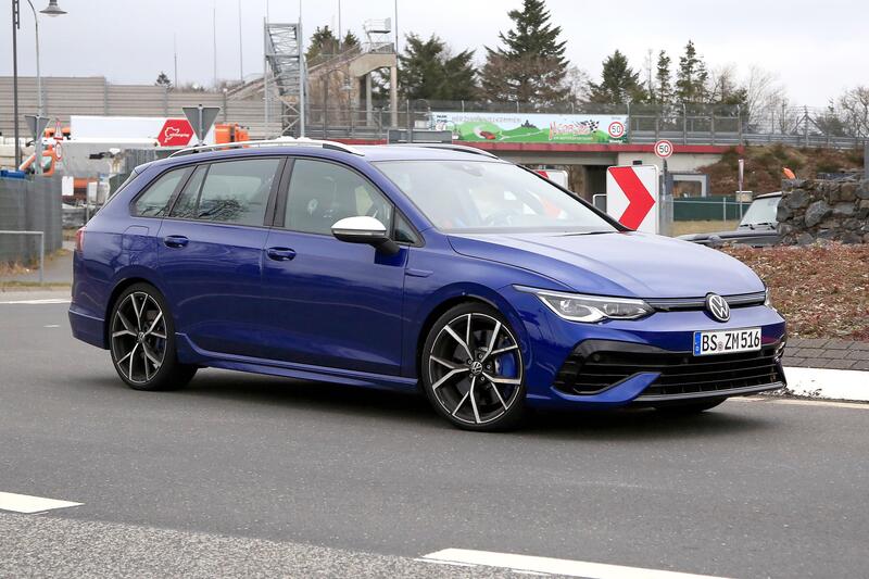 Volkswagen Golf R Variant, le foto spia