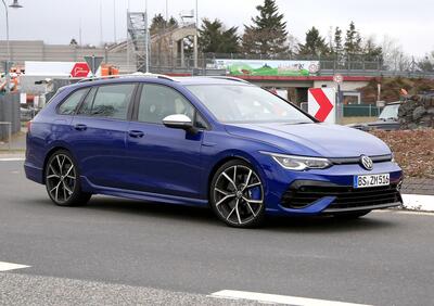 Volkswagen Golf R Variant, le foto spia