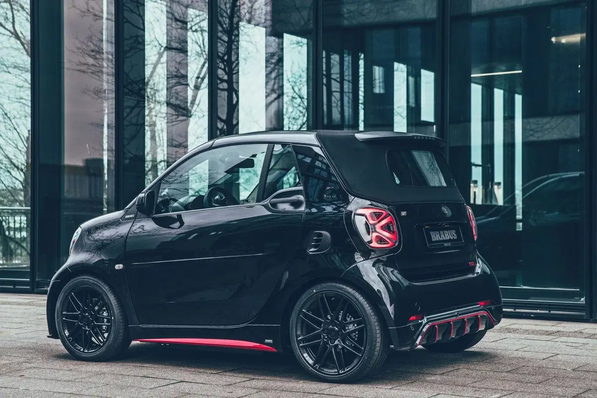 Smart Brabus 92R: ecco l’hypercar (elettrica) delle urbancar. 50 esemplari da 50K Euro (5)