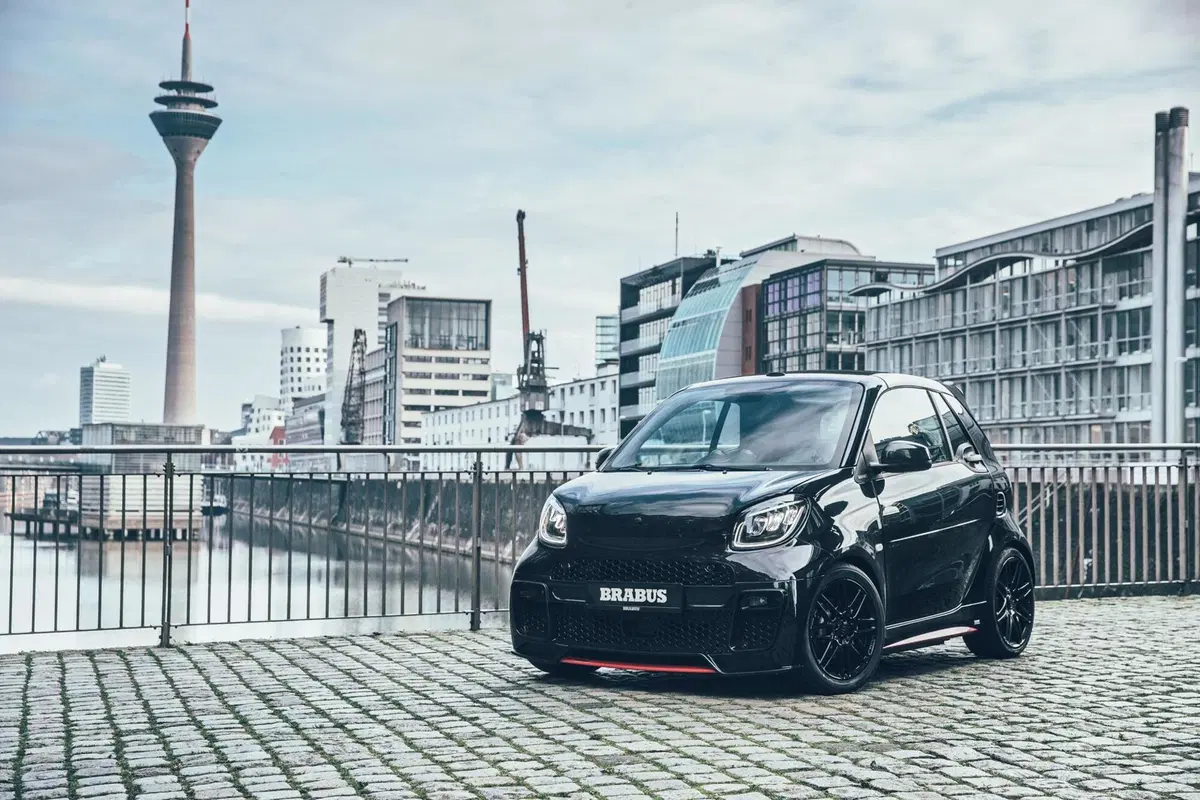 Smart Brabus 92R: ecco l’hypercar (elettrica) delle urbancar. 50 esemplari da 50K Euro (6)