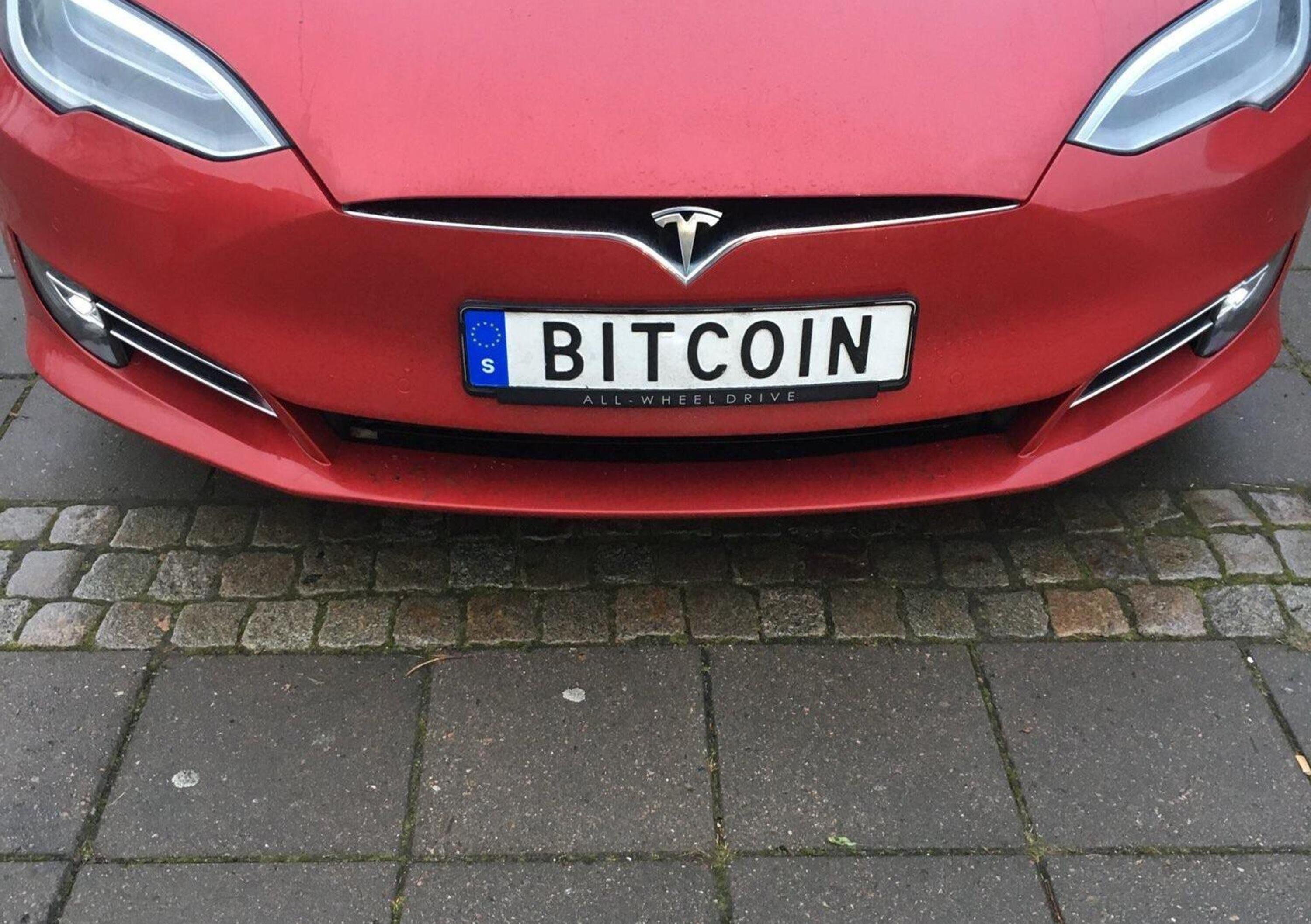 Mi prendo una Tesla con i bitcoin?