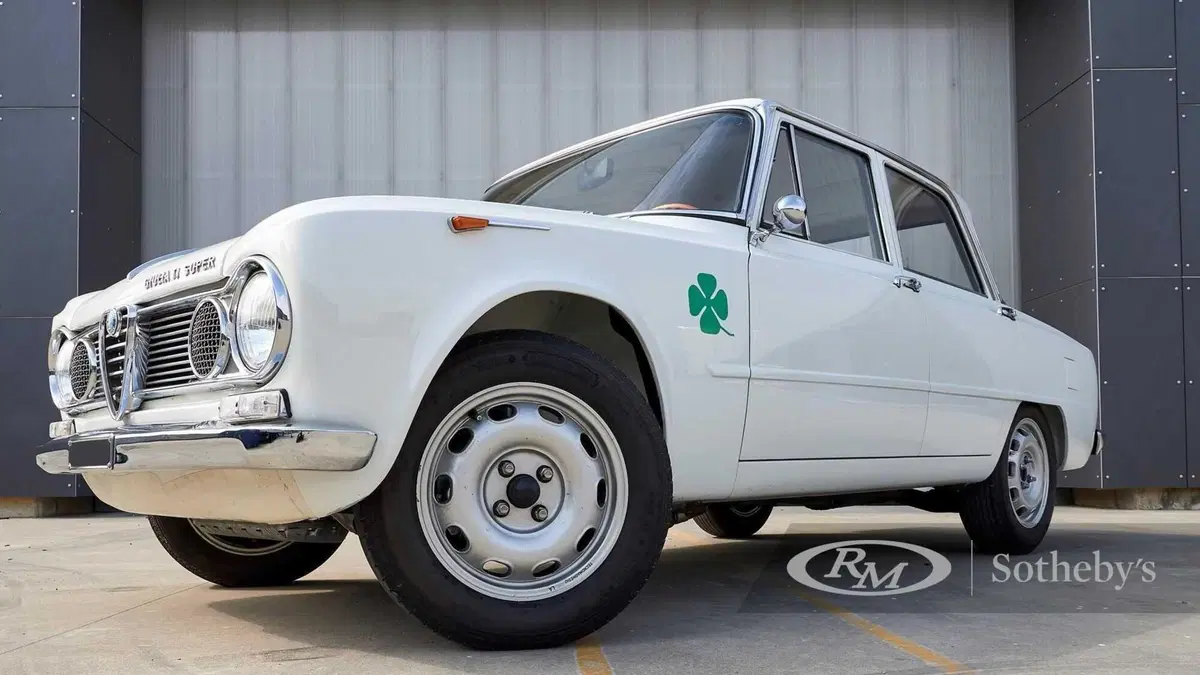 La leggendaria Alfa Romeo Giulia TI Super all’asta per 164mila  Euro (6)