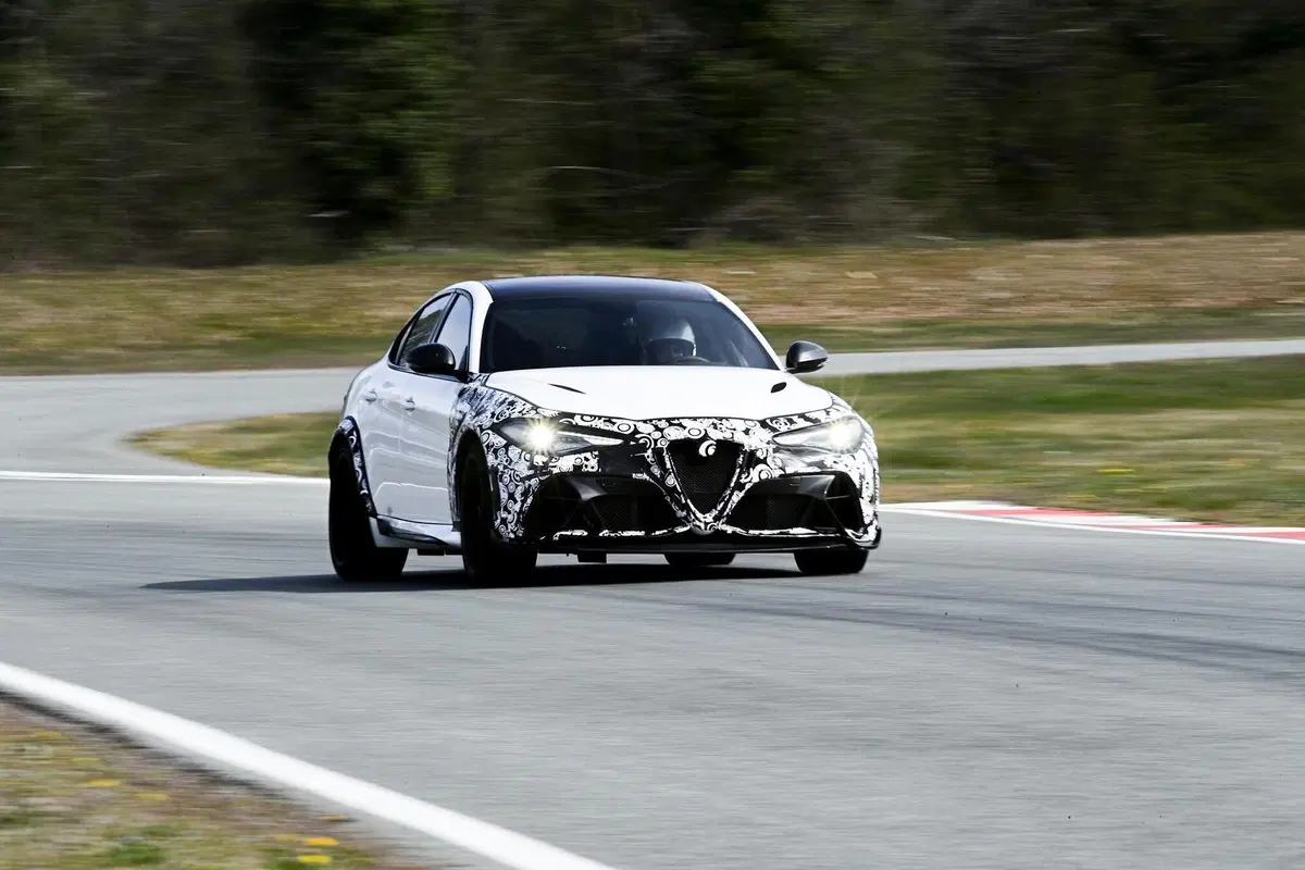 Chi ha comprato le 500 Alfa Giulia GTA e GTAm? Qualcuno anche in Cina e Giappone (10)
